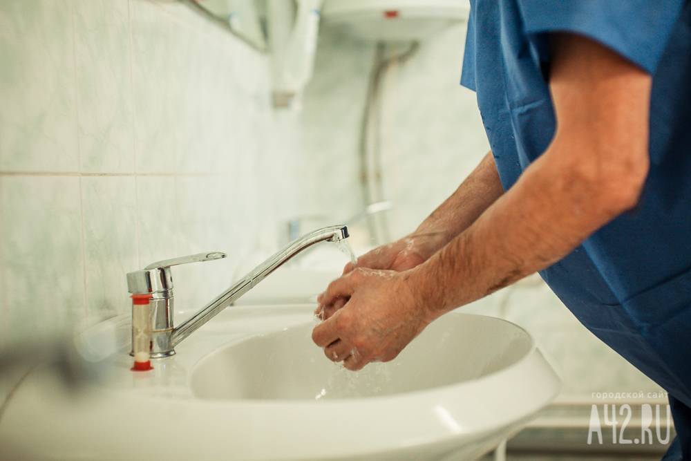 «Для грубых мужских рук»: Комаровский назвал неожиданное средство для дезинфекции