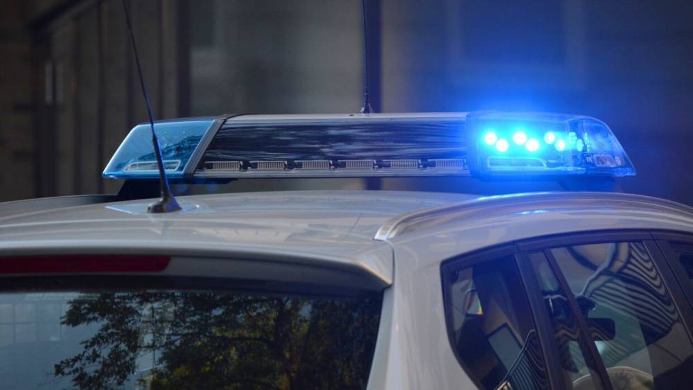Водитель BMW на скорости врезался в столб в Оренбургской области