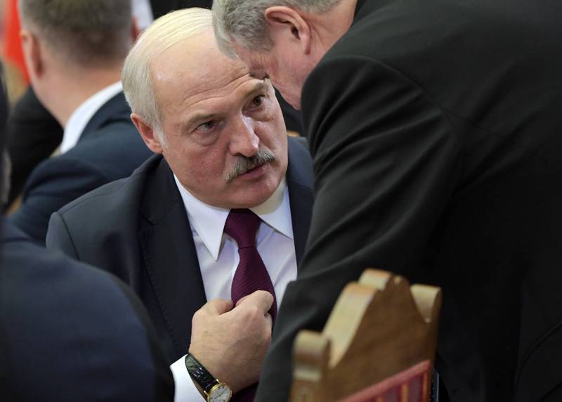 Лукашенко грозится ужесточить карантин "до потемнения в глазах"
