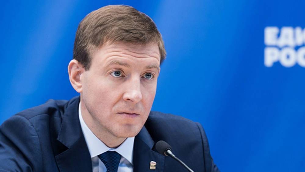 Замглавы Минпромторга исключили из «Единой России» из-за скандала в аэропорту
