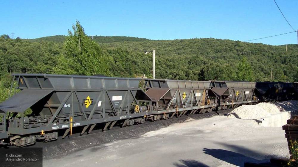 Группа злоумышленников украла товары из поездов на 40 млн рублей под Тверью