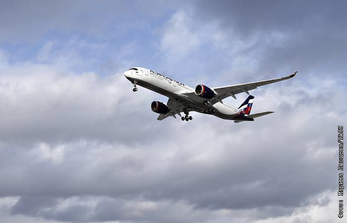 Российские авиакомпании снизили перевозки в марте почти на 27%