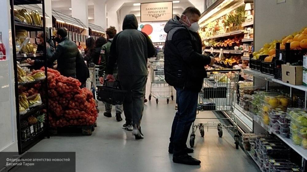 Магазины в РФ могут ограничить поток покупателей на фоне COVID-19