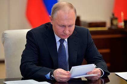 Путин призвал не останавливать экономику