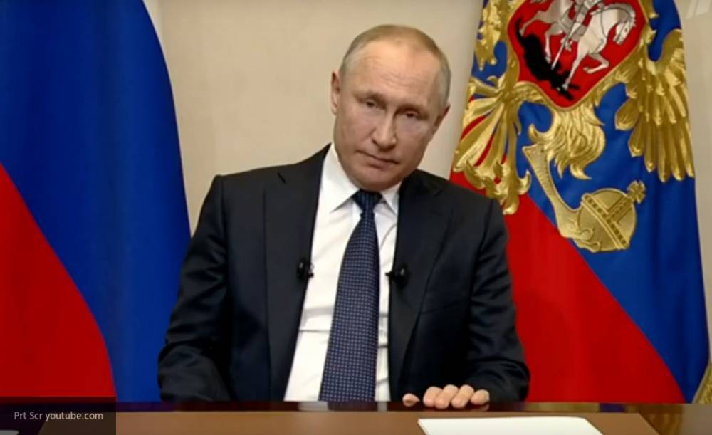 Путин поручил назначить выплаты россиянам, потерявшим работу после 1 марта