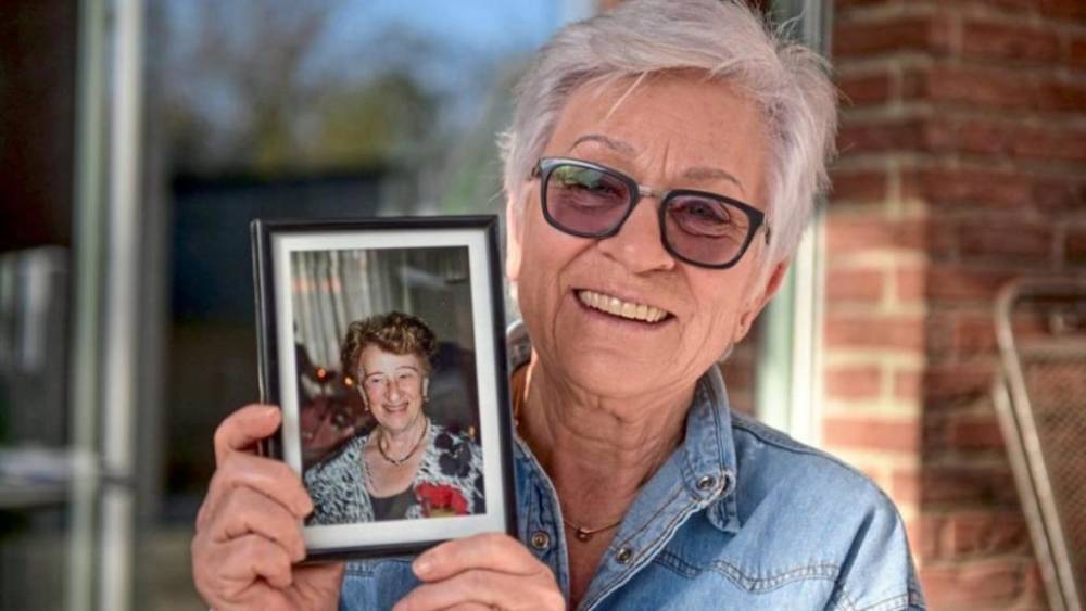 101-летняя пенсионерка сбежала с дома для престарелых, чтобы поздравить дочь с днем рождения