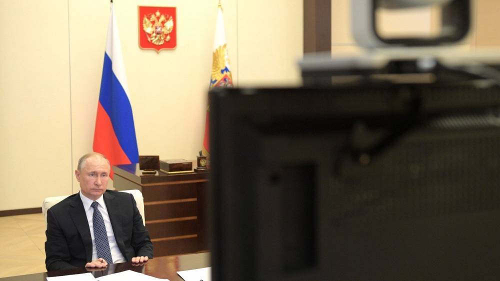 Путин призвал подготовить меры поддержки для отраслей экономики, пострадавших от COVID-19