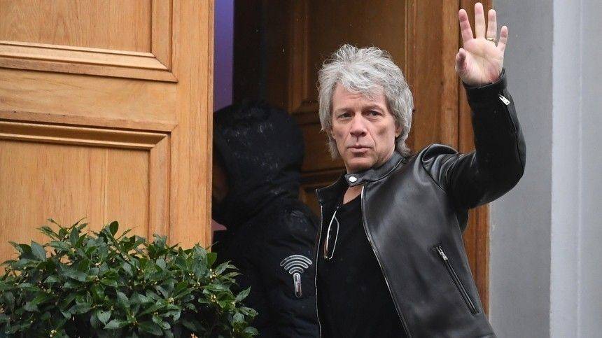 Вокалист рок-группы Bon Jovi продает свой особняк