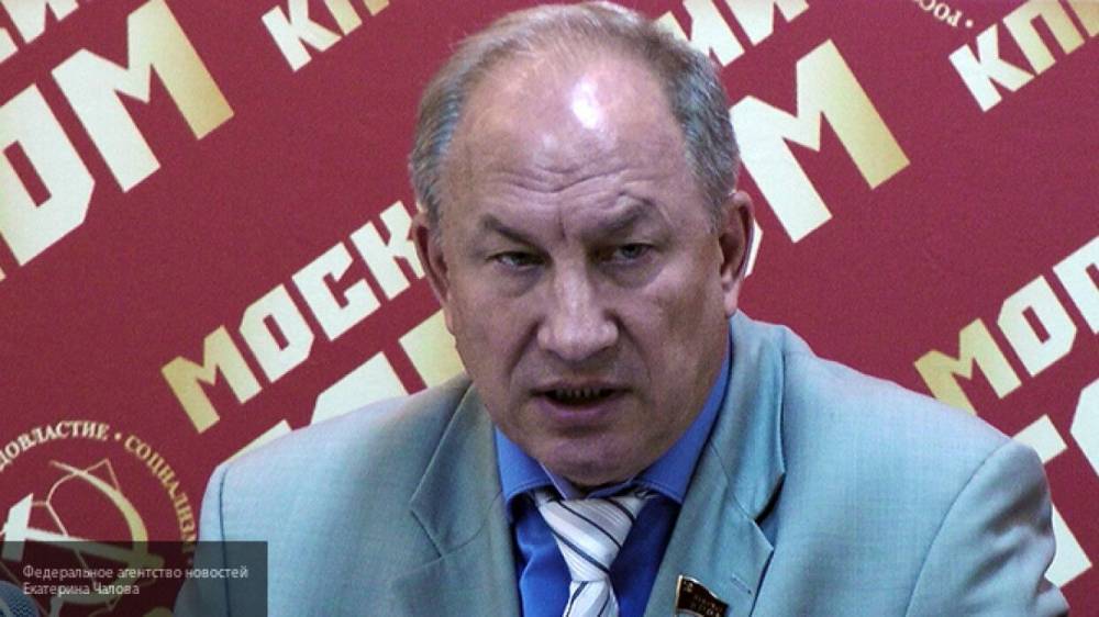 Член КПРФ Рашкин создает панику в обществе, делая вбросы о "заложниках пандемии"