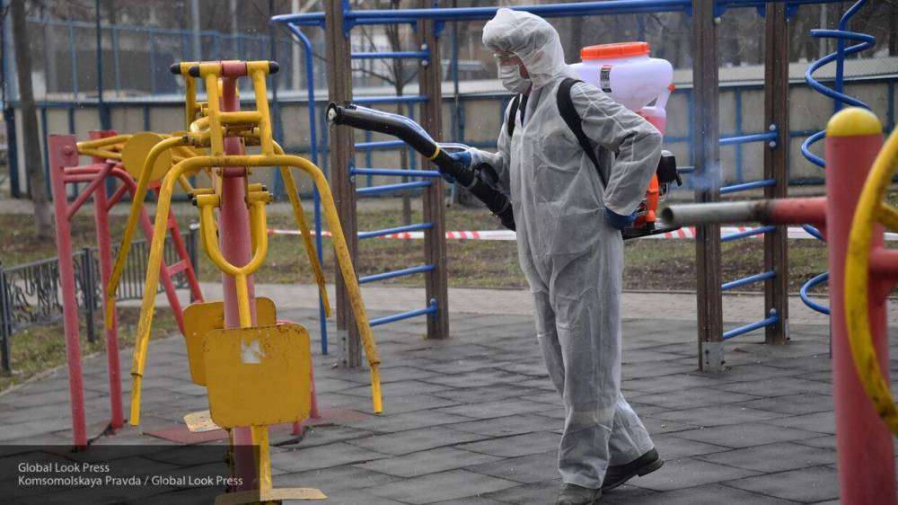 Нижегородские медики в спецкостюмах устроили погоню за коронавирусным больным
