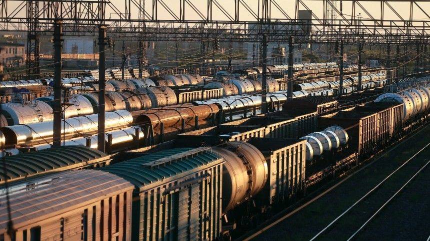 Работники ОЖД похитили с товарных поездов груз на 40 миллионов рублей