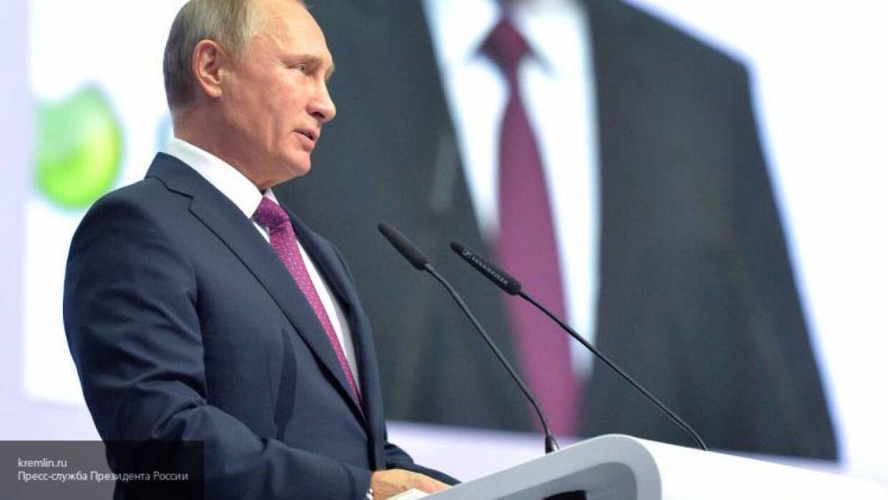 Путин отметил вклад российских евреев в культурную и общественную жизнь страны