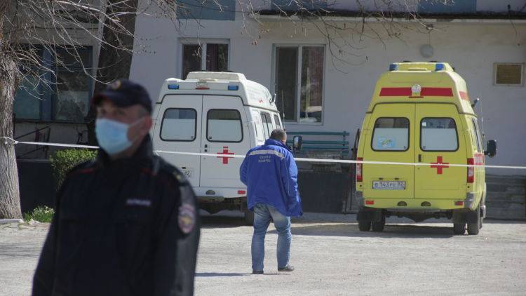 Более 300 жителей Армянска попали под наблюдение из-за коронавируса