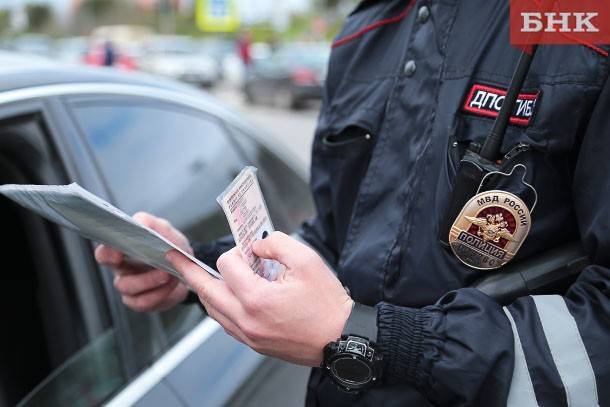 В России автоматически продлят срок действия водительских прав