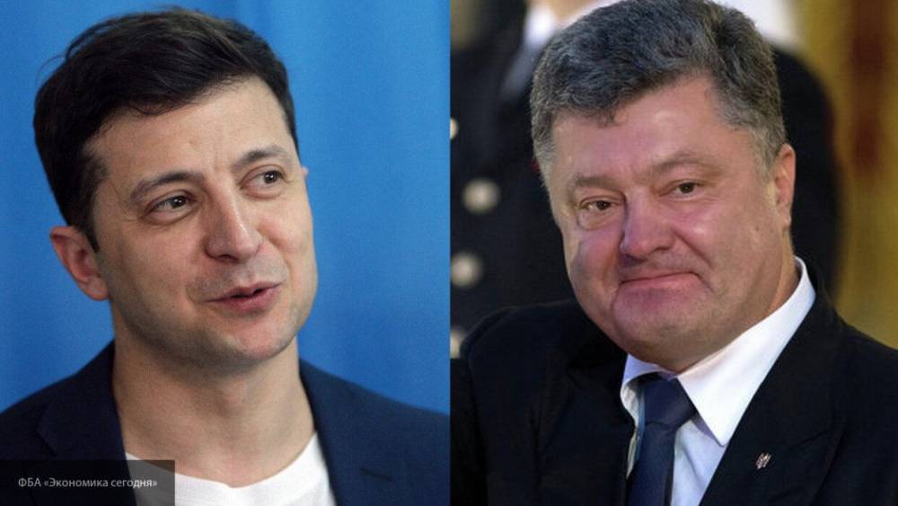 Порошенко потребовал от Зеленского принять решение по "Приватбанку"