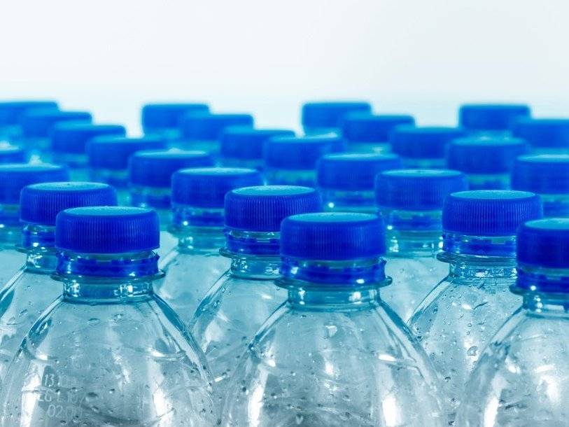 Бактериальный фермент разлагает пластиковые бутылки за несколько часов - polit.ru