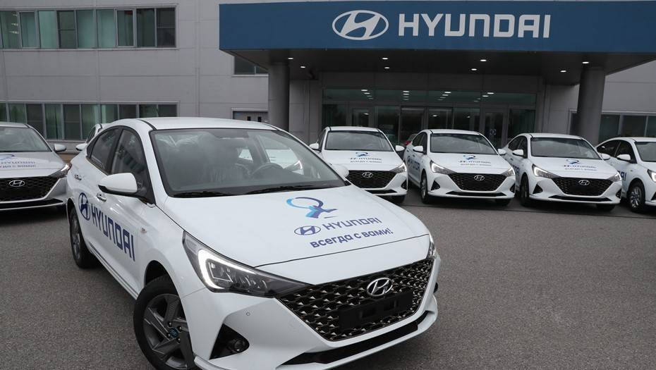 Hyundai передал Петербургу 18 автомобилей для врачей