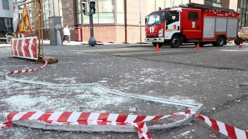 Очевидцы сняли на видео последствия взрыва в бизнес-центре в Москве