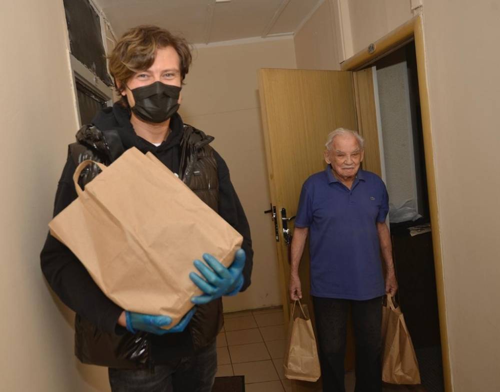 Прохор Шаляпин и Ирина Пудова стали амбассадорами благотворительной акции по доставке еды ветеранам «Спасибо вам»