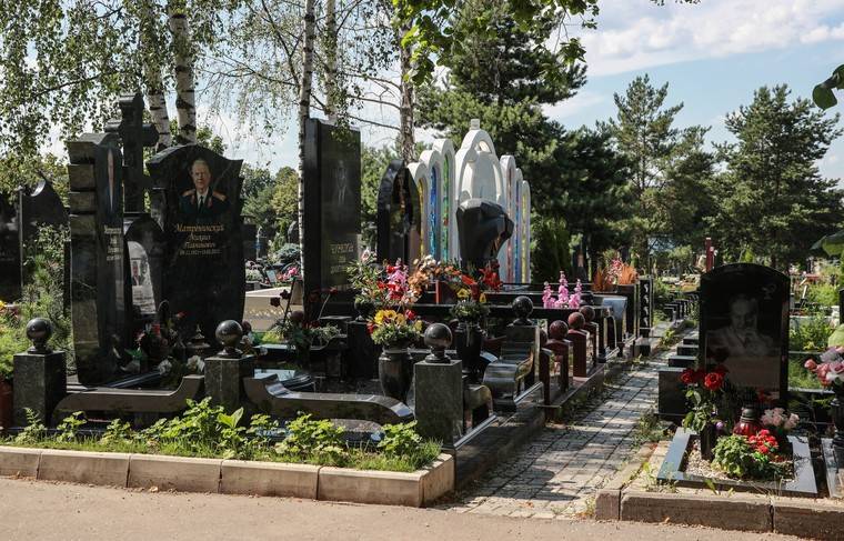 В РПЦ посоветовали воздержаться от посещения кладбищ в Вербное воскресенье