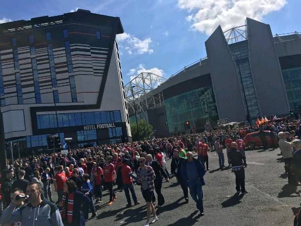 «Манчестер Юнайтед» передаст Национальной службе здравоохранения свой стадион