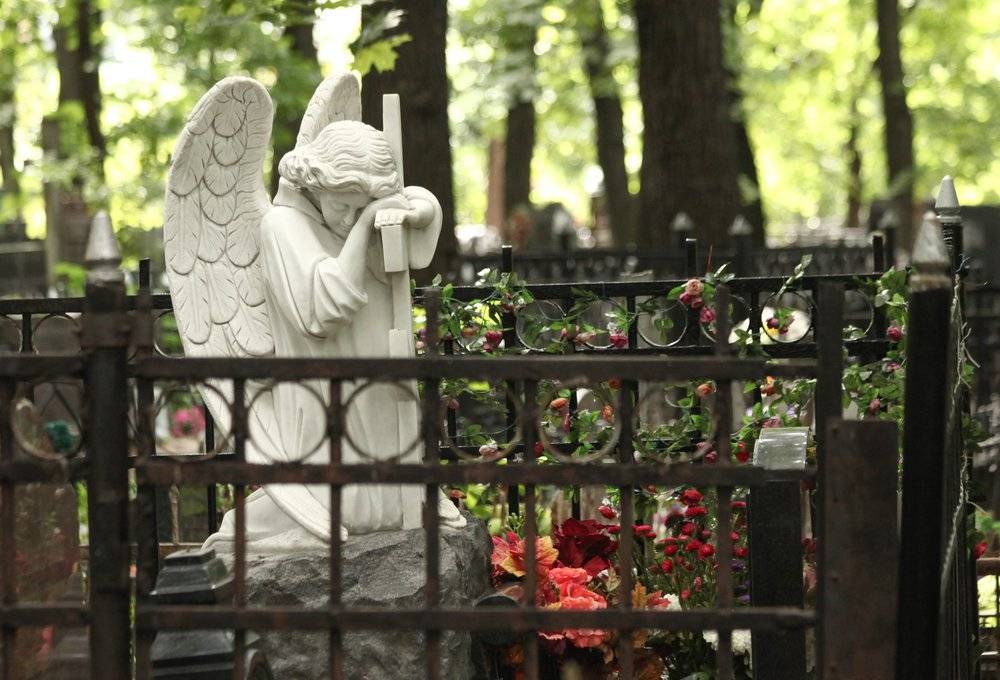 Столичные кладбища ограничат доступ посетителей на период самоизоляции