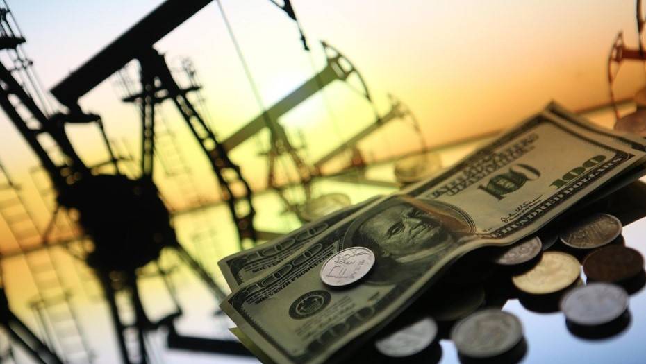 Нефть и рубль растут в ожидании итогов переговоров ОПЕК+
