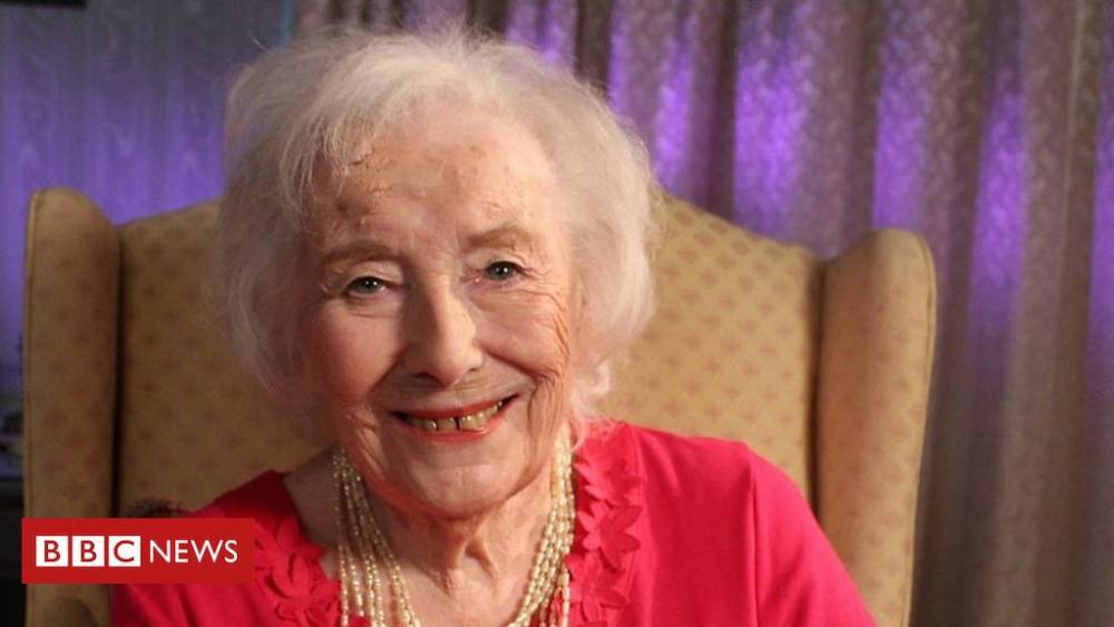 103-летняя английская певица Вера Линн записала песню We'll meet again, все сборы пойдут на борьбу с коронавирусом