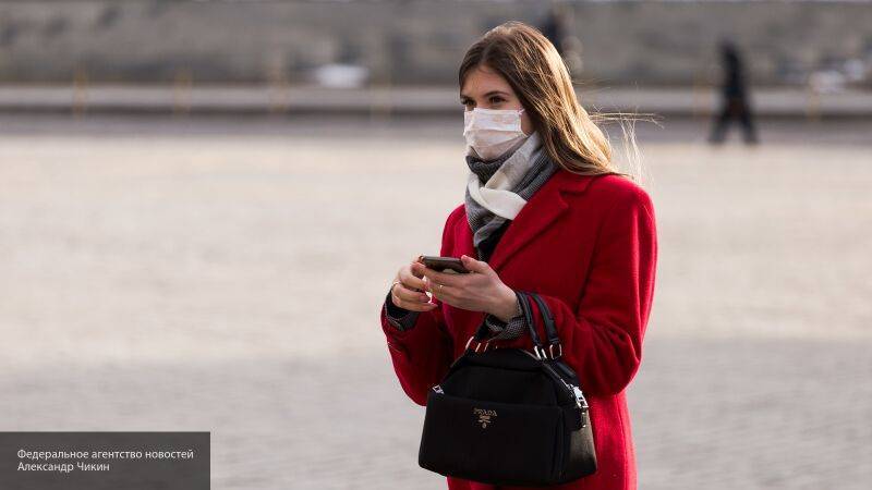 Le Monde: медицинские маски от коронавируса станут модным трендом этого года