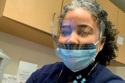 Политик из Нью-Йорка стала медсестрой ради спасения больных с коронавирусом