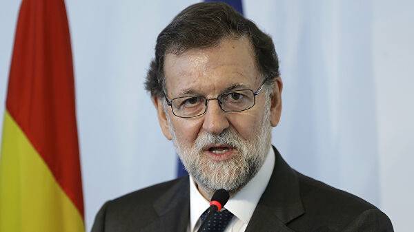СМИ: экс-премьеру Испании грозит штраф за нарушение карантина