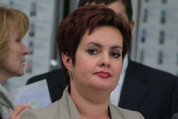В Саратовской области на фоне скандала с масками уволилась министр