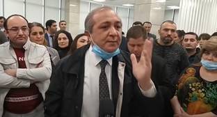 Сотрудники Amrahbank провели акцию протеста в Баку