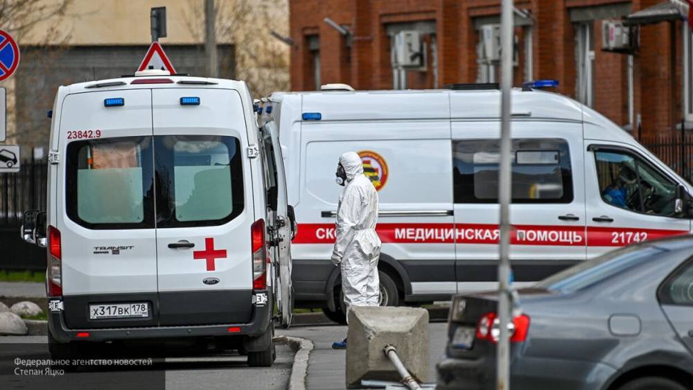Больше ста сотрудников НИИ скорой помощи в Петербурге заразились коронавирусом