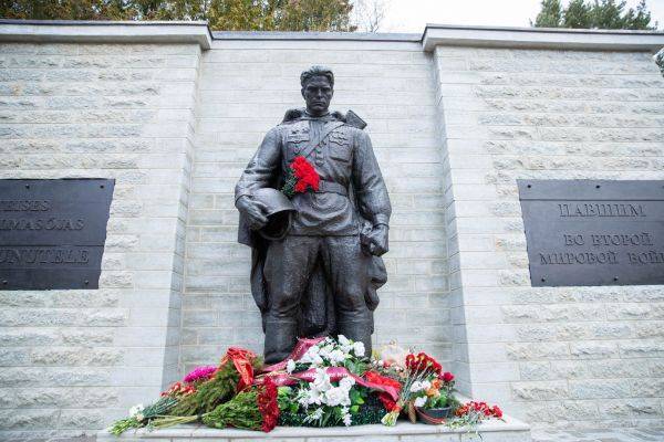 В Таллине на средства России отремонтировали «Бронзового солдата»
