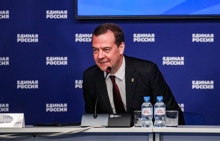 Медведев хочет заняться защитой прав людей
