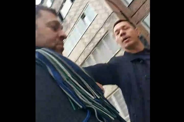 Журналист обвинил депутата-единоросса в нападении: душил и называл падлой