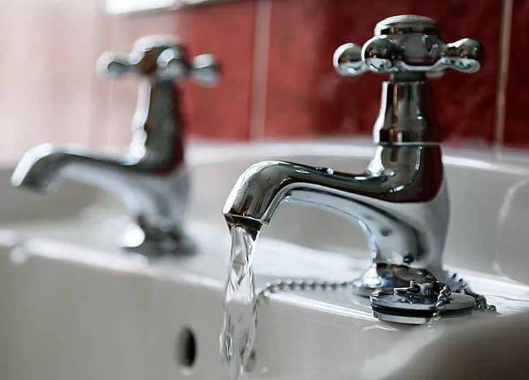 Начало отключения горячей воды в Москве перенесли на 1 июня