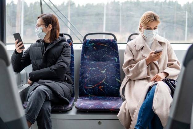 Раздачу масок пассажирам общественного транспорта организовали в Подмосковье