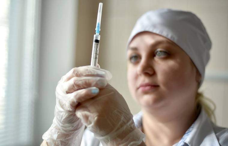 Роспотребнадзор призвал россиян временно отказаться от плановых прививок