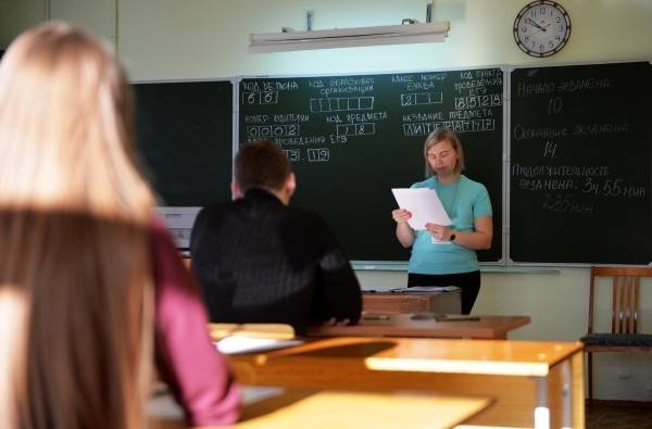 В Госдуме раскритиковали инициативу главы Башкирии премировать педагогов за стобалльников по ЕГЭ