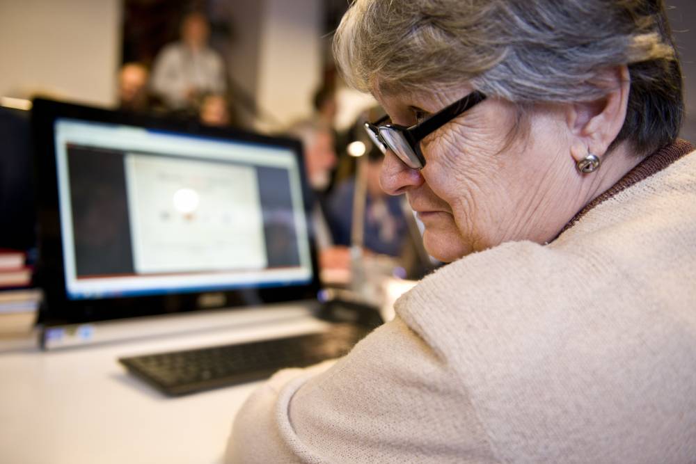 «Цифровая среда»: пожилым москвичам рассказали, как интересно провести досуг в интернете