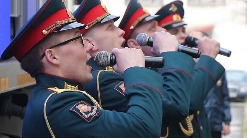 В Екатеринбурге провели мини-парад для 98-летнего ветерана