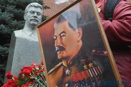 В РПЦ оказались резко против мозаики со Сталиным в храме Минобороны