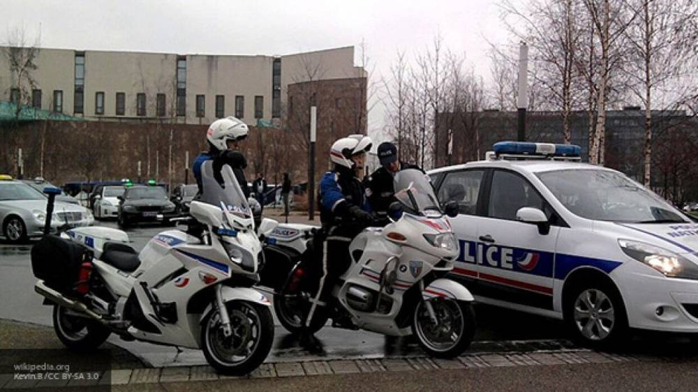 Сбивший на автомобиле двух полицейских террорист задержан во Франции