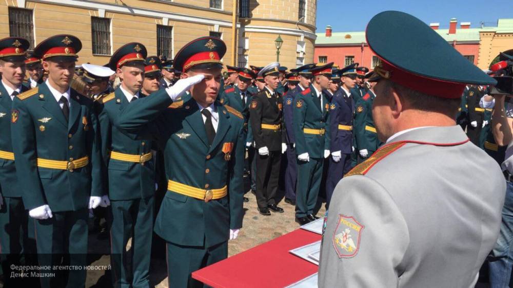 Ряды ВС России пополнятся 12 тыс. молодых лейтенантов из военных вузов и академий