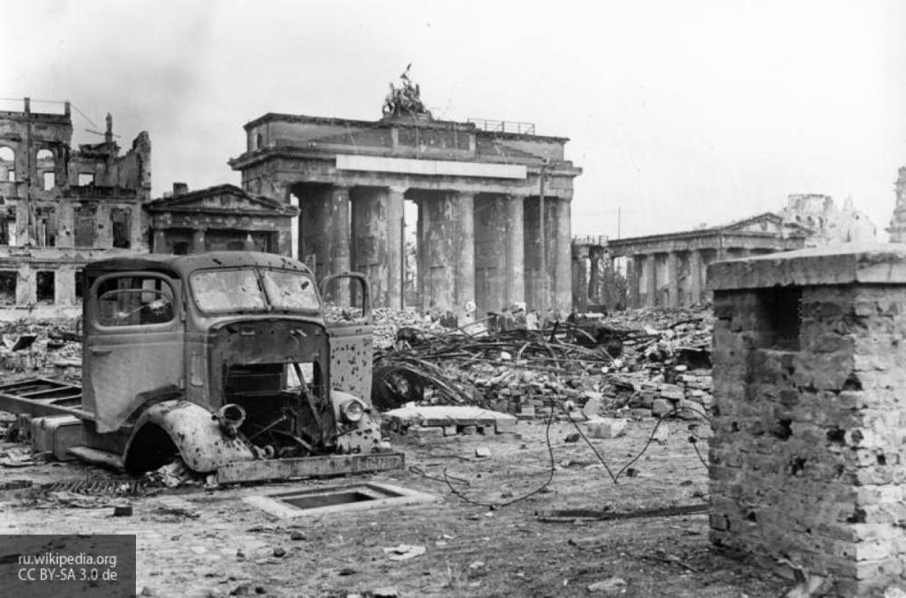 Экс-глава МИД ФРГ объяснил, почему важно помнить истинного освободителя Берлина