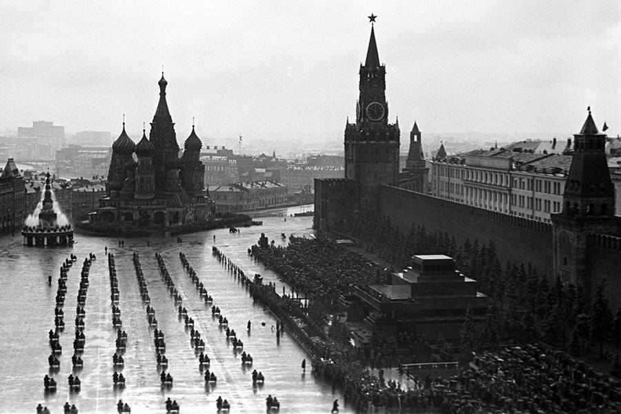История военных парадов на Красной площади - pravda-tv.ru - Москва - Россия