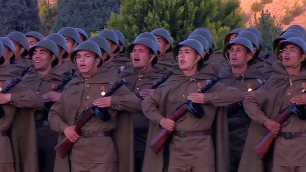 В Туркменистане впервые провели военный парад в честь Дня победы