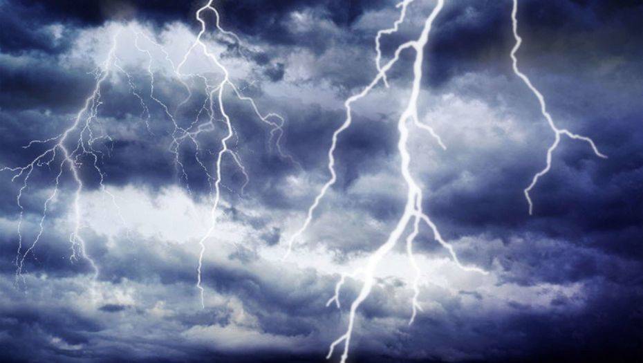 Из-за грозы штормовое предупреждение объявили в двух регионах Казахстана